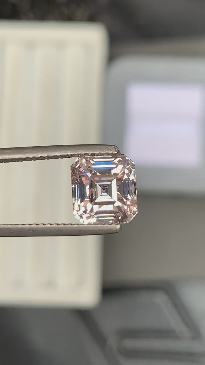 saphir-p-che-emeraude-4-25ct-video-1