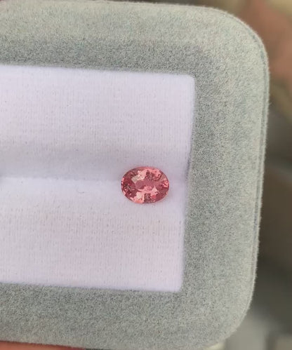 saphir-padparadscha-ovale-1-13ct-video-1