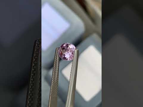 Saphir violet de Madagascar