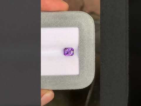 Saphir violet du Sri Lanka