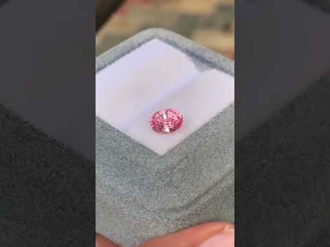Saphir Padparadscha de Madagascar