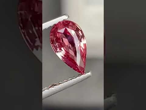 Saphir Padparadscha de Madagascar