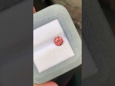 Saphir Padparadscha de Madagascar