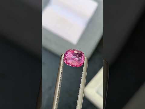 Saphir Padparadscha de Madagascar