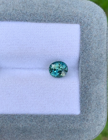 saphir-bleu-vert- ovale-1-54ct photo1