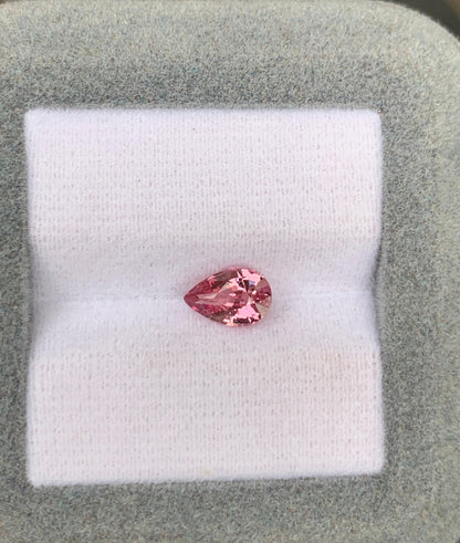 saphir-padparadscha-poire-1-07ct-photo-1
